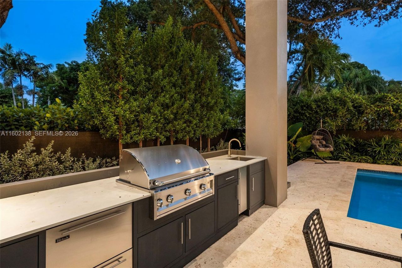 4090 Hardie Ave, Miami, FL 33133 Photo