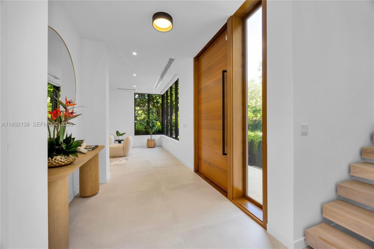 4090 Hardie Ave, Miami, FL 33133 Photo