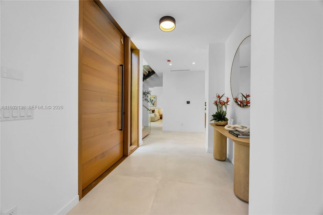 4090 Hardie Ave, Miami, FL 33133 Photo