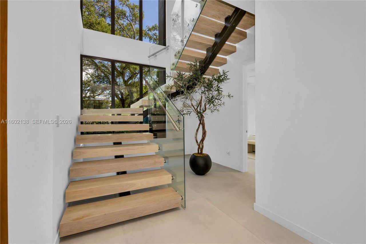 4090 Hardie Ave, Miami, FL 33133 Photo