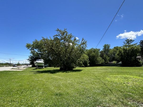 37598 N US Highway 12, Spring Grove, IL 60081