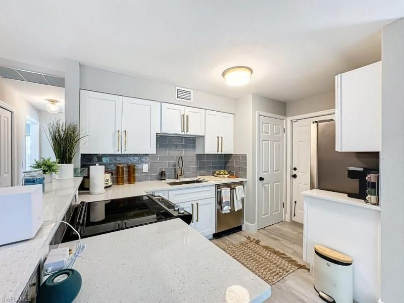 9 Knights Bridge Rd, Unit 30, Naples, FL 34112 Photo