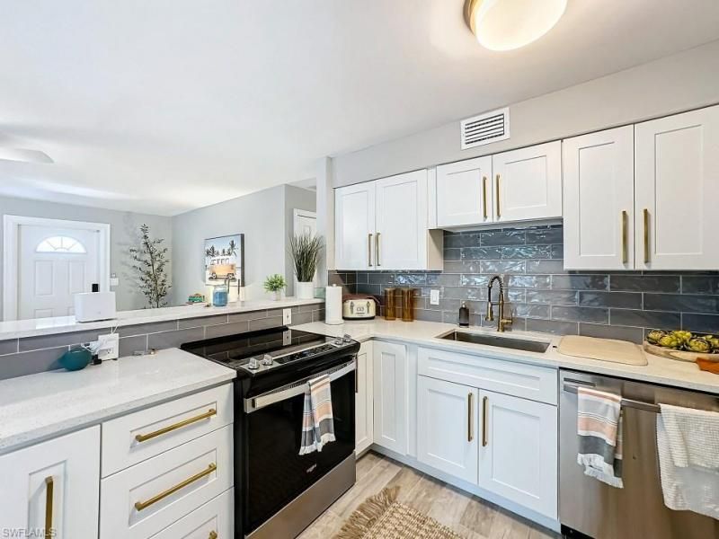 9 Knights Bridge Rd, Unit 30, Naples, FL 34112 Photo