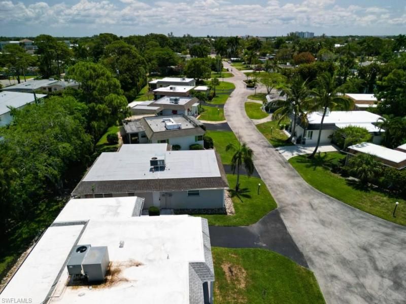 9 Knights Bridge Rd, Unit 30, Naples, FL 34112 Photo