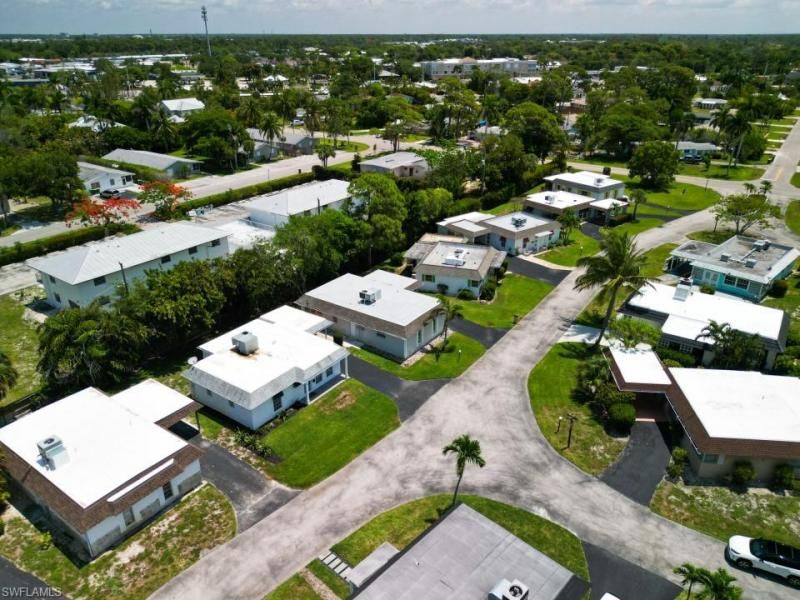 9 Knights Bridge Rd, Unit 30, Naples, FL 34112 Photo