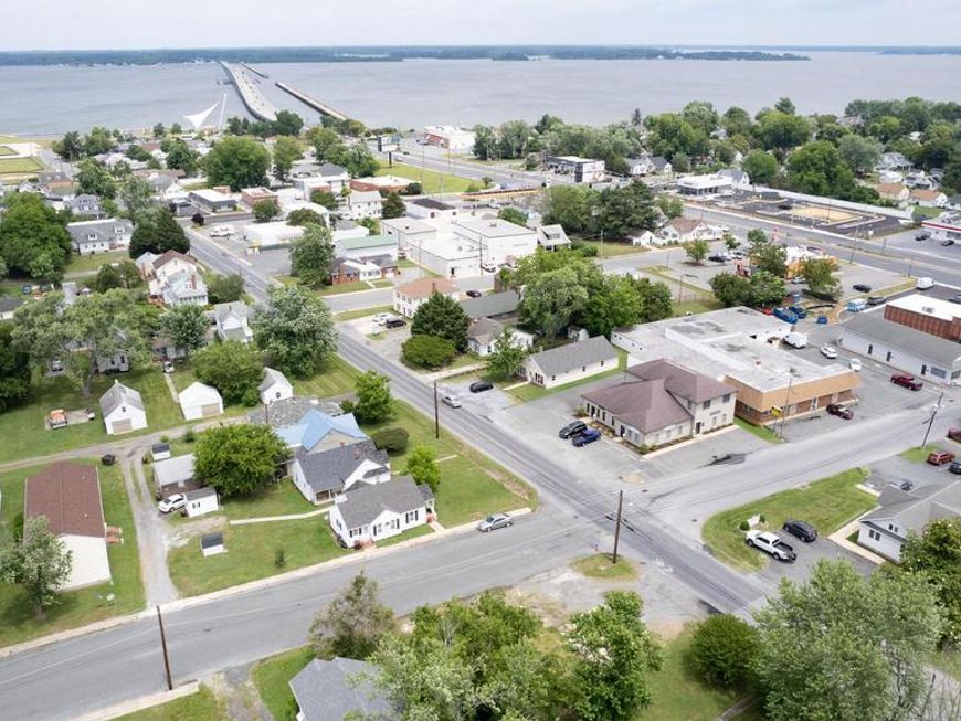 301 & 303 Dorchester Avenue, Cambridge, MD 21613 Main Photo