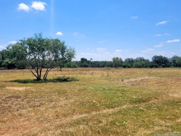 LOT 4 OF 7 Bar R Lane, Floresville, TX 78114