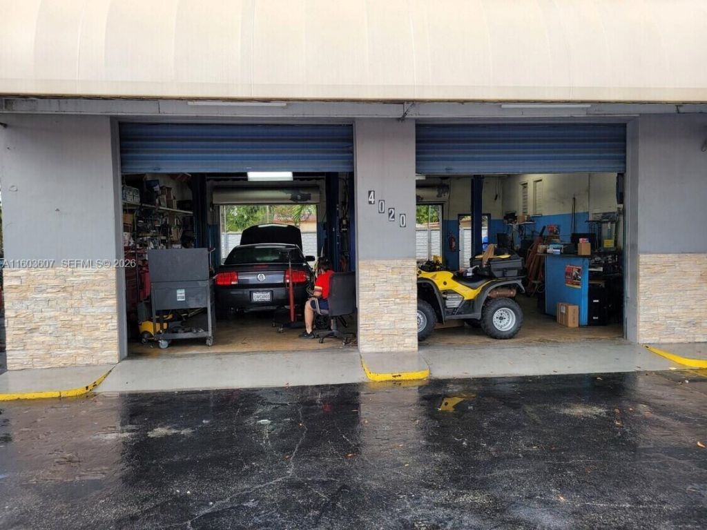 4010 E 8th Ave, Hialeah, FL 33013 Photo