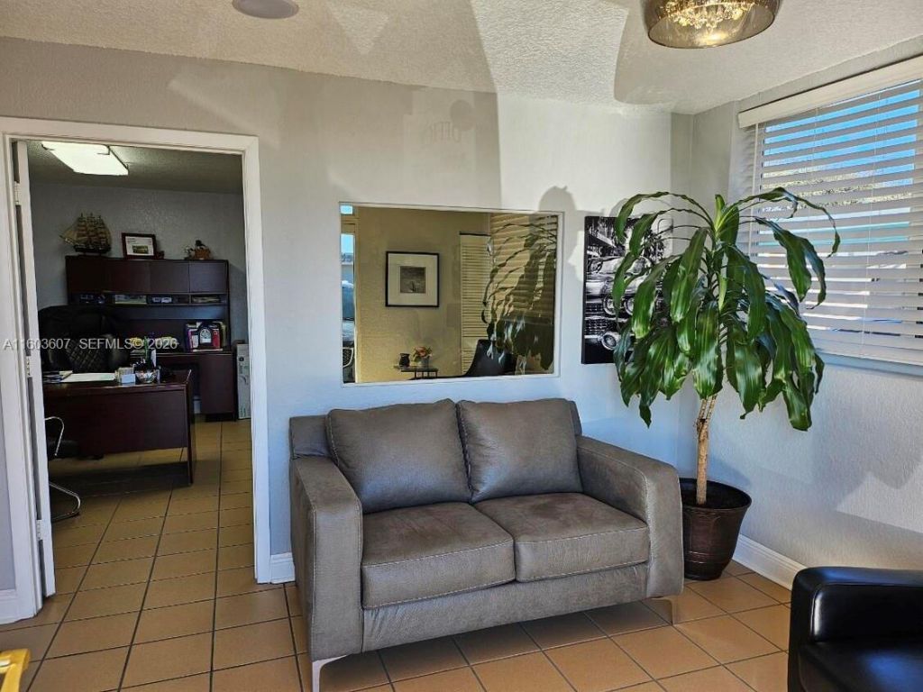 4010 E 8th Ave, Hialeah, FL 33013 Photo