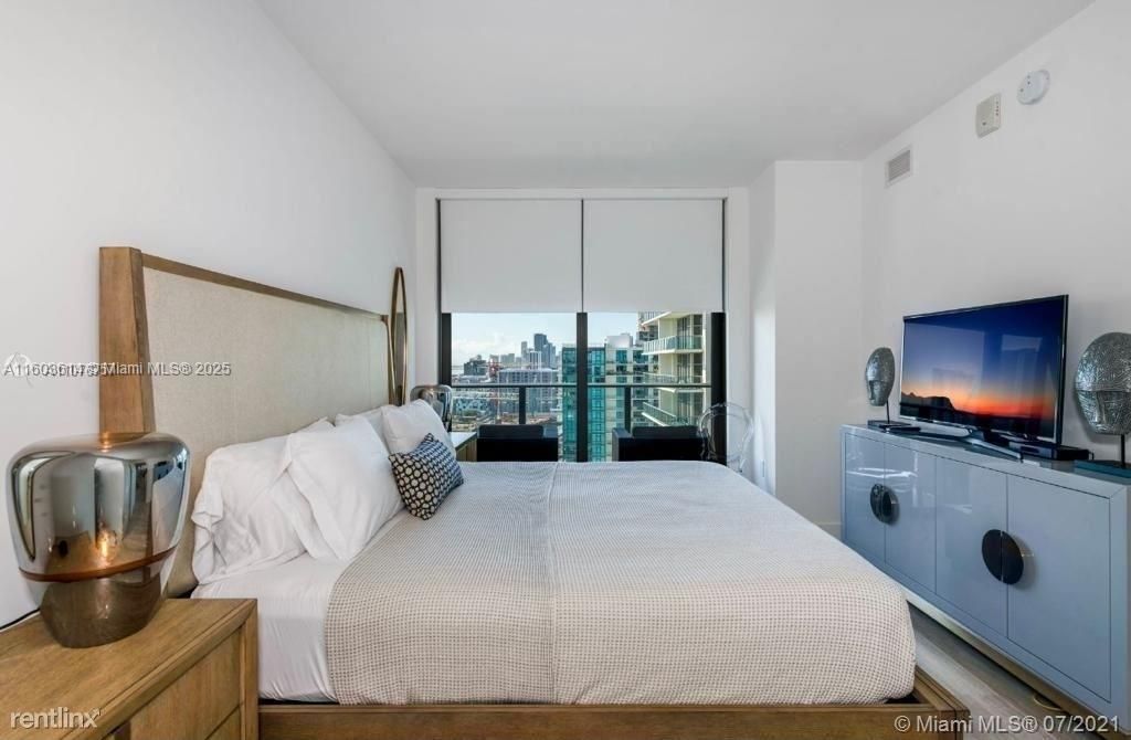 121 NE 34th St, Unit 2402, Miami, FL 33137 Photo