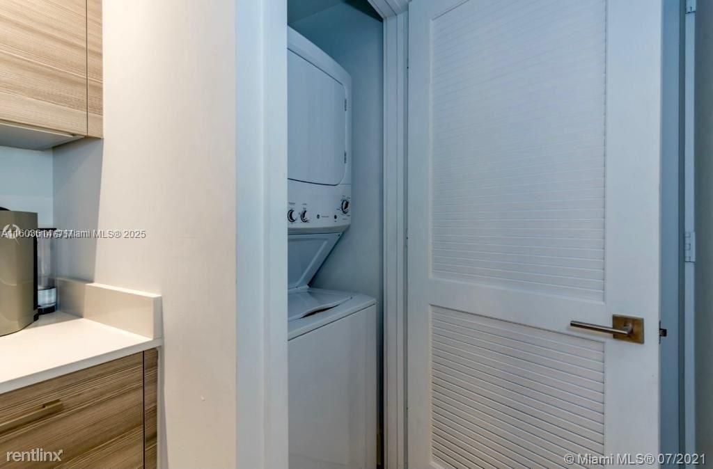 121 NE 34th St, Unit 2402, Miami, FL 33137 Photo