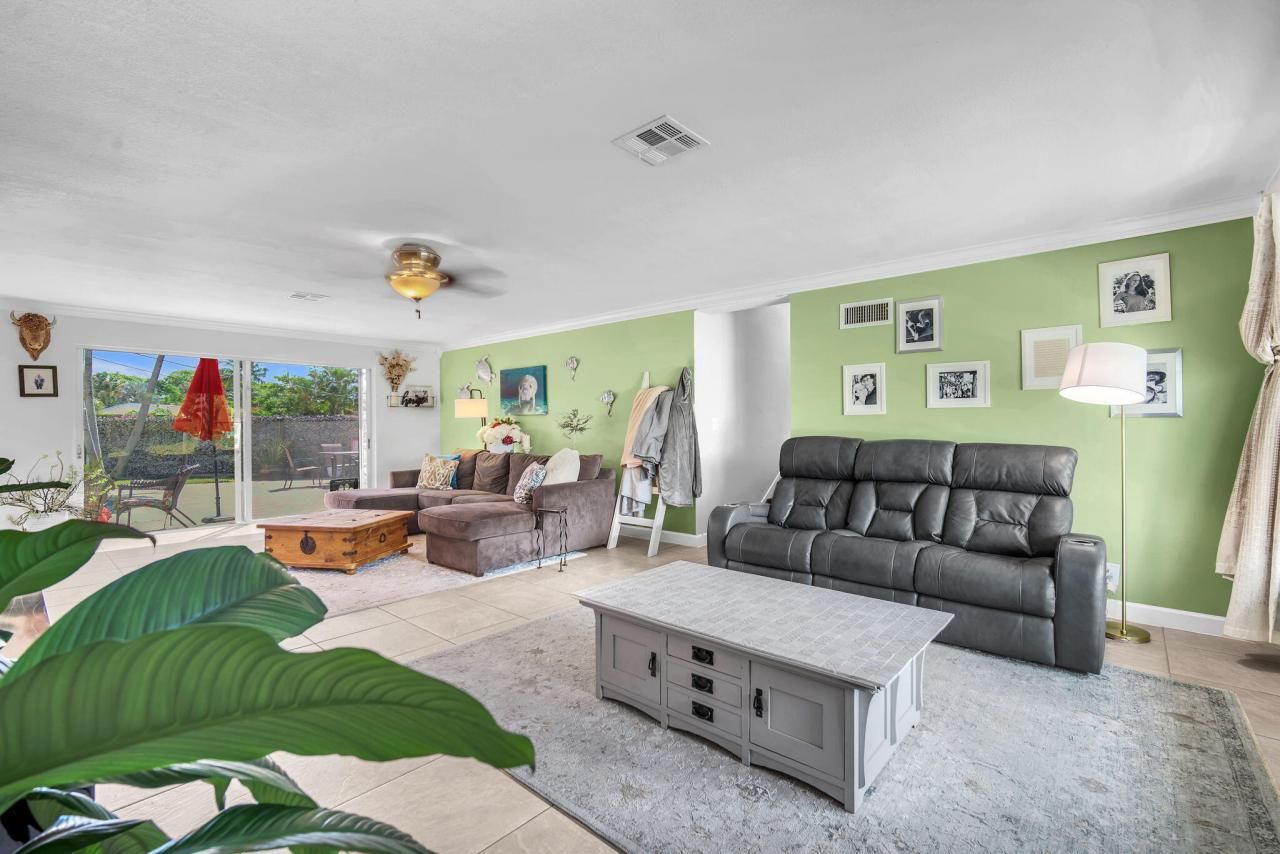 2108 Lake Bass Circle, Lake Worth, FL 33461 Photo