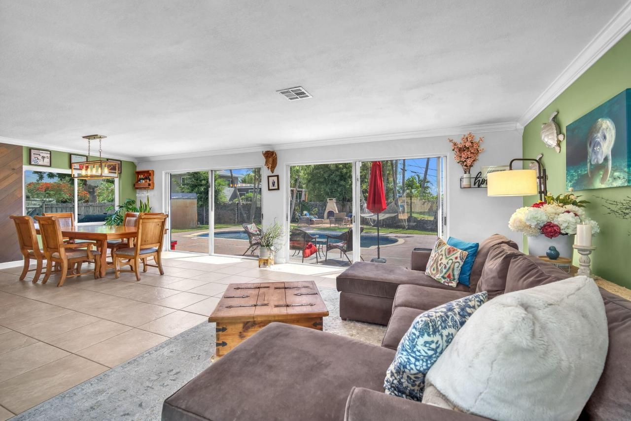 2108 Lake Bass Circle, Lake Worth, FL 33461 Photo