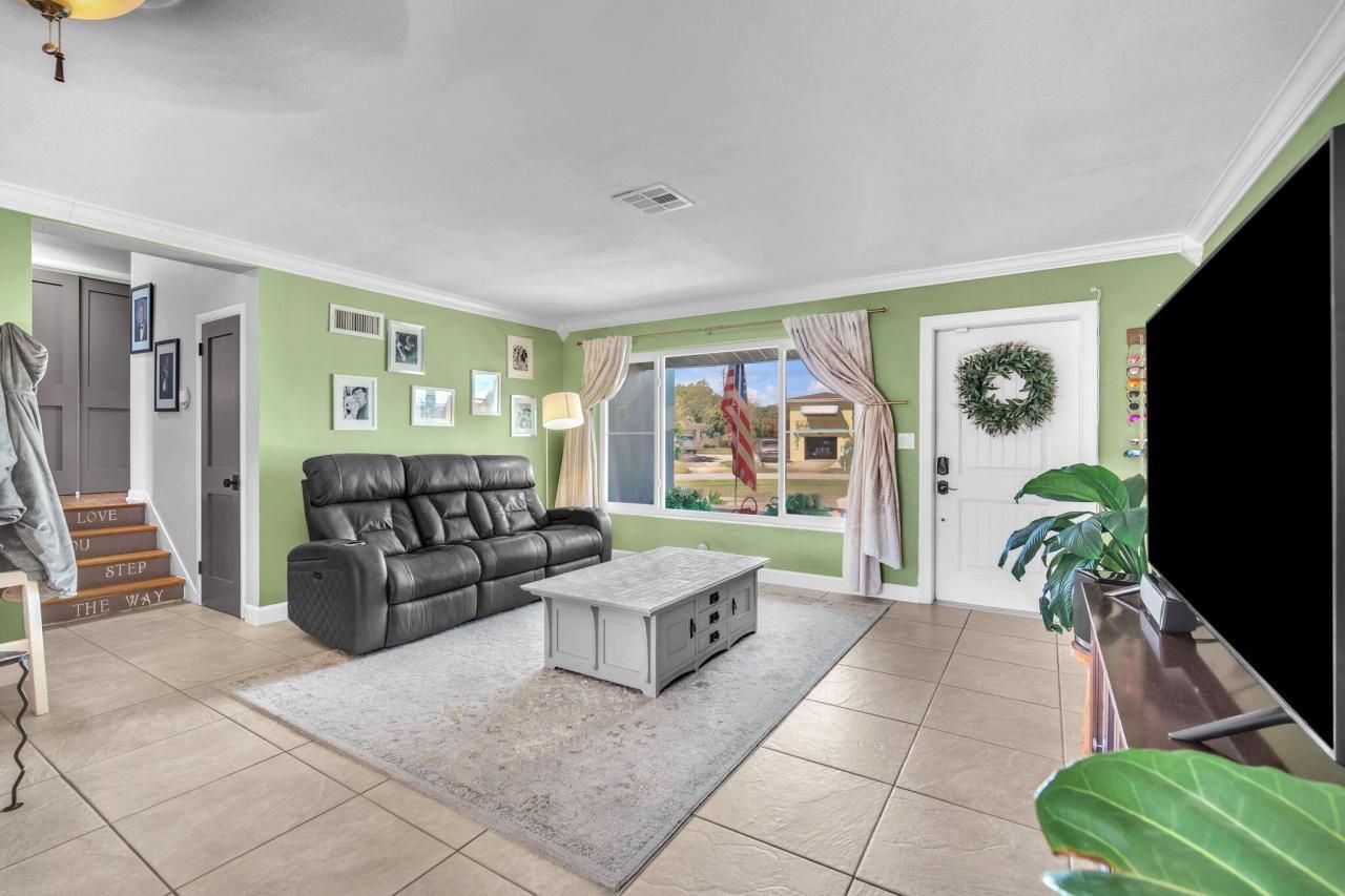 2108 Lake Bass Circle, Lake Worth, FL 33461 Photo