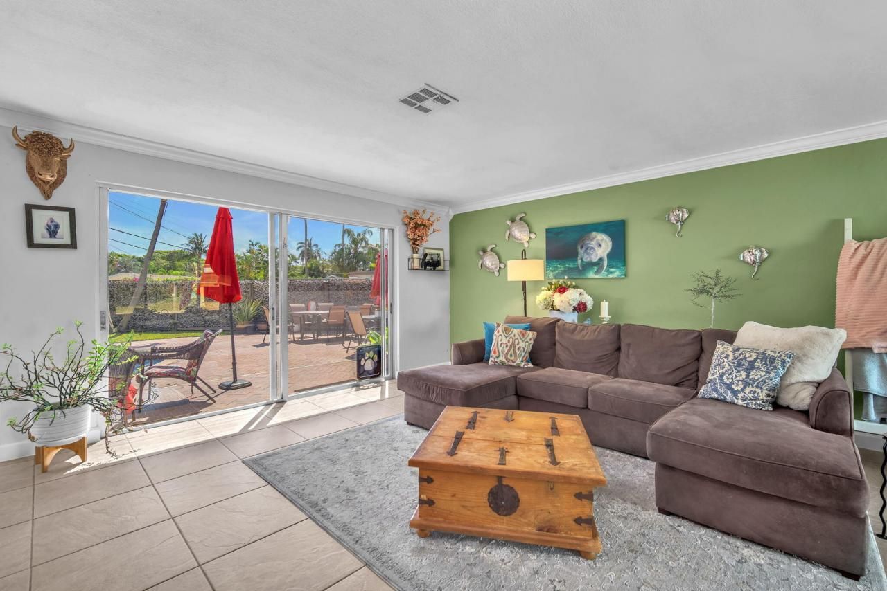 2108 Lake Bass Circle, Lake Worth, FL 33461 Photo