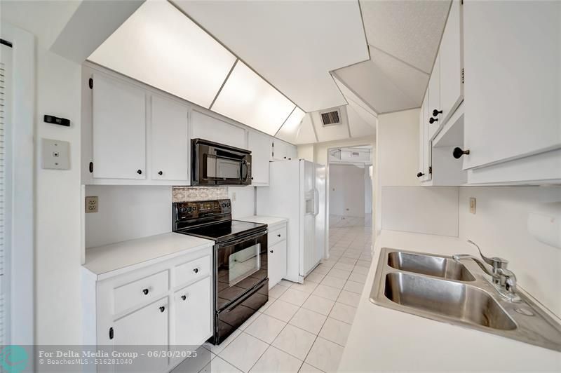 7200 Radice Court, Unit 208, Lauderhill, FL 33319 Photo