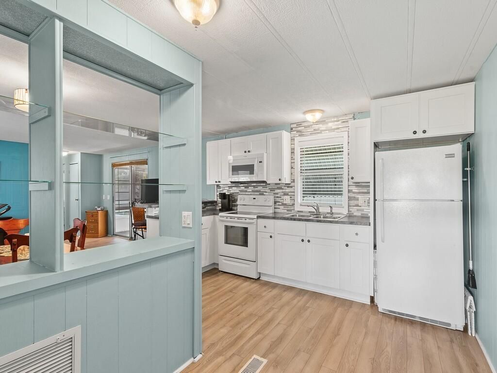 102 N Warner Drive, Jensen Beach, FL 34957 Photo