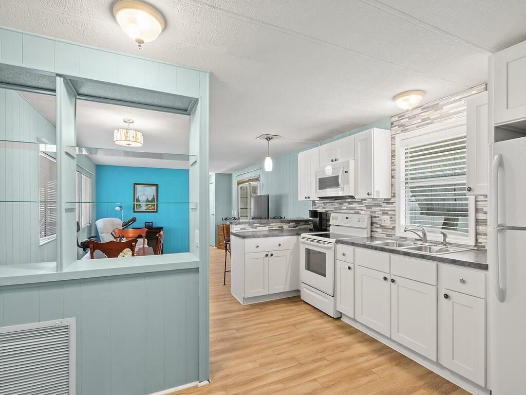 102 N Warner Drive, Jensen Beach, FL 34957 Photo