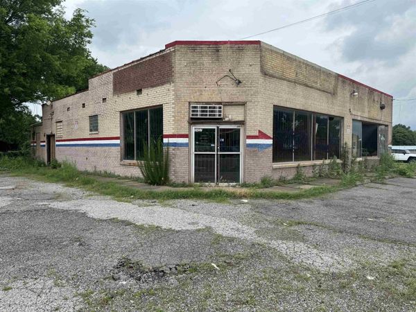 2453 ELVIS PRESLEY BLVD, Memphis, TN 38106