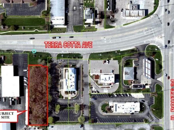 845 E Terra Cotta Avenue, Crystal Lake, IL 60014