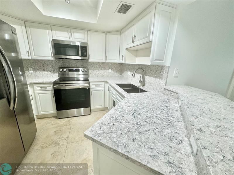 2005 SE 10th Avenue, Unit 416, Fort Lauderdale, FL 33316 Photo