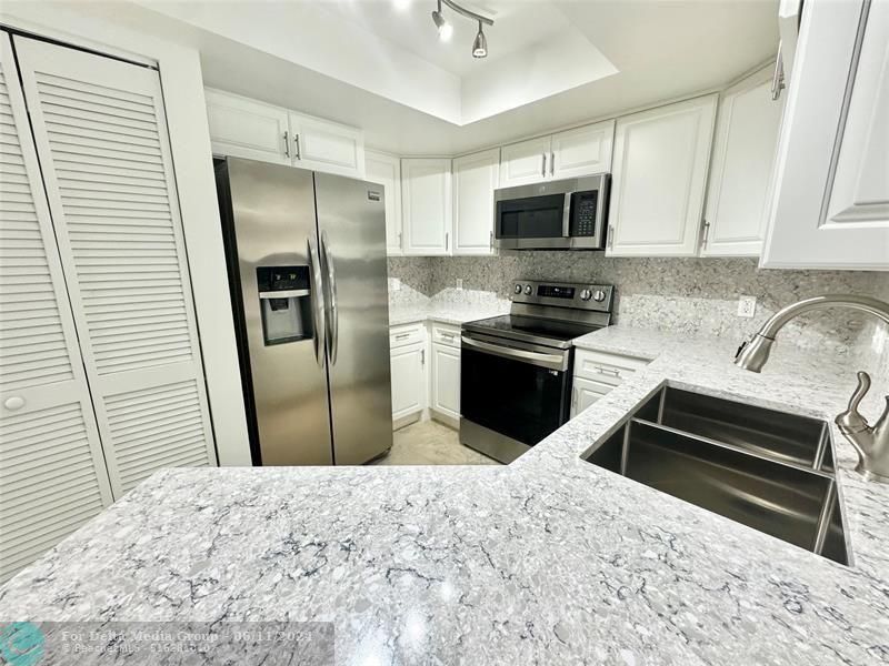 2005 SE 10th Avenue, Unit 416, Fort Lauderdale, FL 33316 Photo