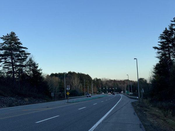 450 W River Road, Augusta, ME 04330