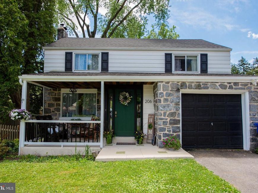 206 Meadia Avenue, Lancaster, PA 17602 Main Photo