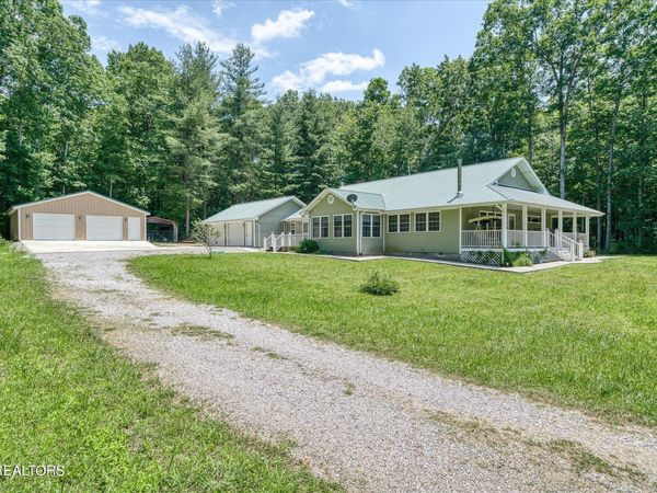 213 Indian Rock Tr, Jamestown, TN 38556