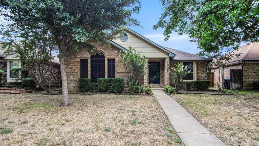 6908 Bentley Avenue, Fort Worth, TX 76137 Main Photo