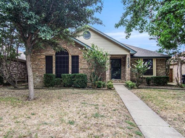 6908 Bentley Avenue, Fort Worth, TX 76137