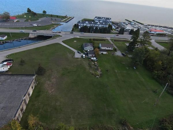 908 Lake W, Tawas City, MI 48763