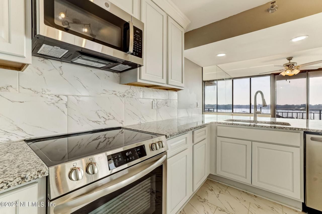 4401 Lakeside Drive, Unit 903, Jacksonville, FL 32210 Photo