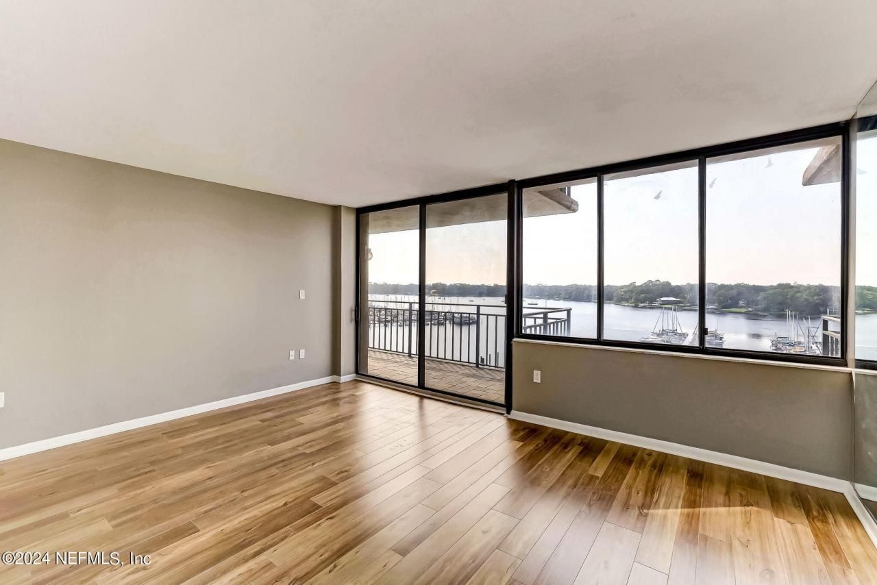 4401 Lakeside Drive, Unit 903, Jacksonville, FL 32210 Photo