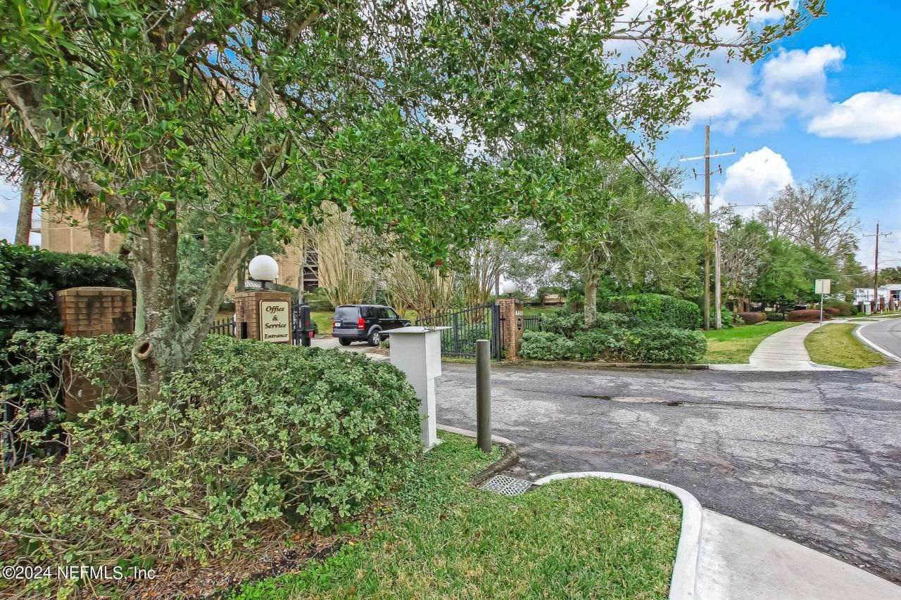 4401 Lakeside Drive, Unit 903, Jacksonville, FL 32210 Photo