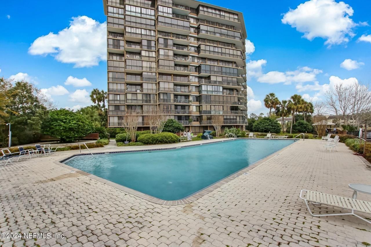 4401 Lakeside Drive, Unit 903, Jacksonville, FL 32210 Photo