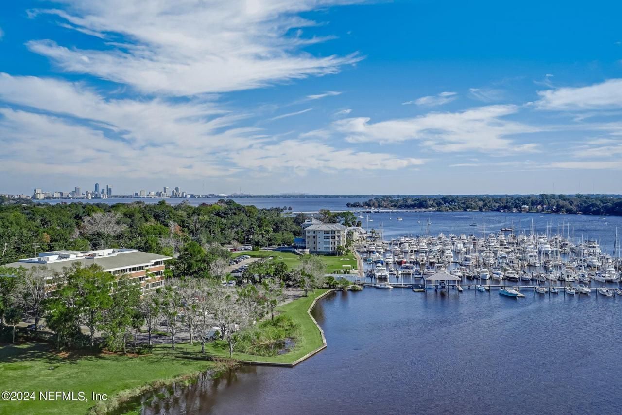 4401 Lakeside Drive, Unit 903, Jacksonville, FL 32210 Photo