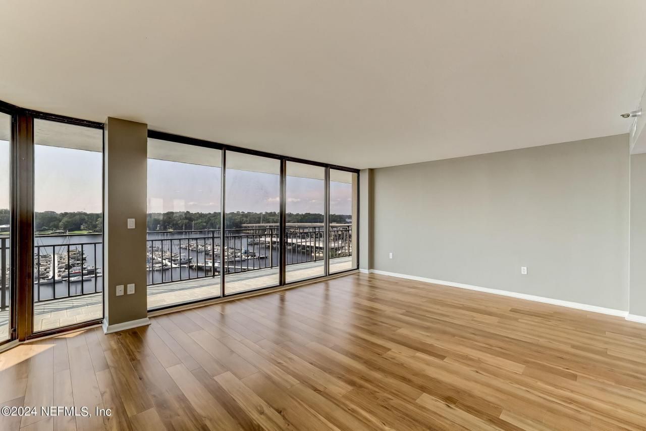 4401 Lakeside Drive, Unit 903, Jacksonville, FL 32210 Photo