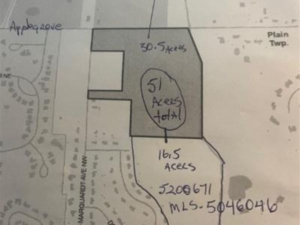 Marquardt Drive NW, North Canton, OH 44720