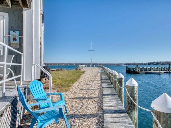 8 Oyster Point, Greenport, NY 11944