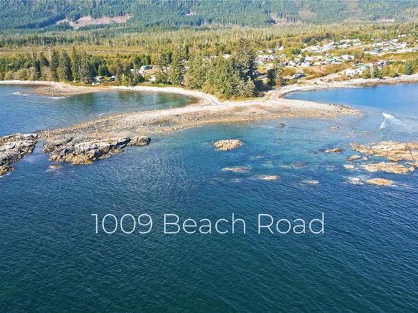 1009 Beach Rd, Ucluelet, BC V0R 3A0
