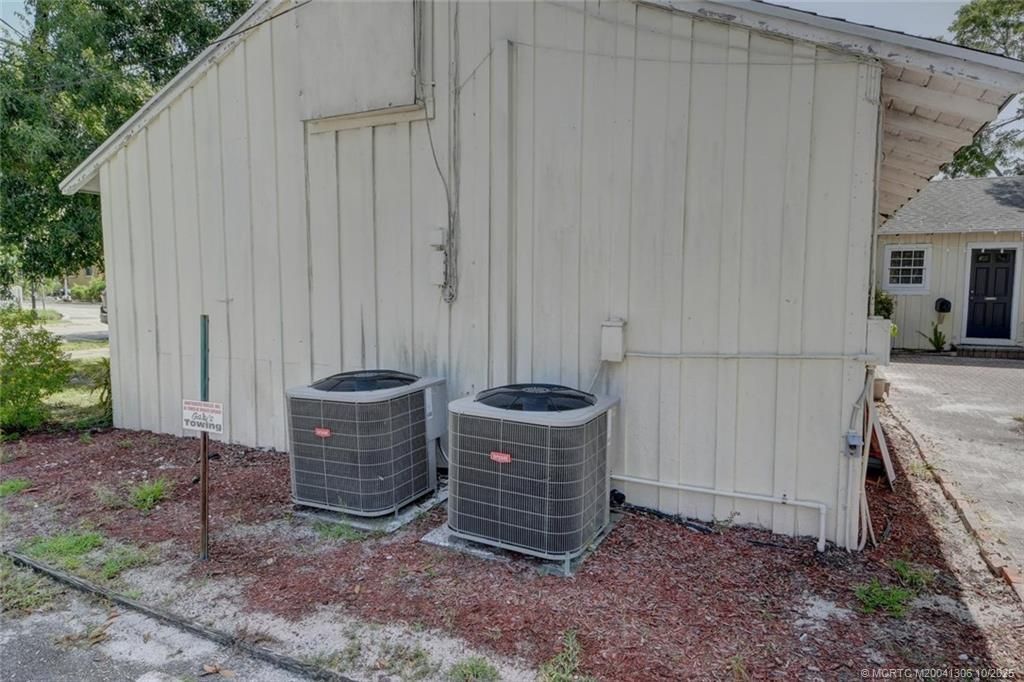 300 SE Detroit Avenue, Stuart, FL 34994 Photo