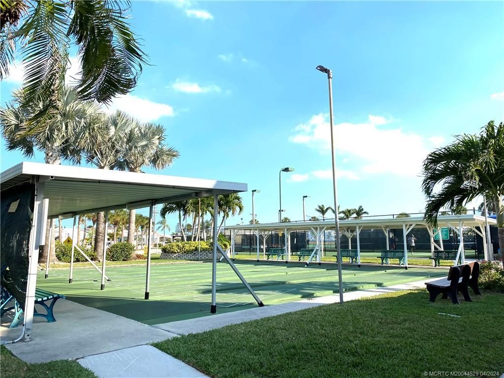 952 Nettles Boulevard, Jensen Beach, FL 34957 Photo