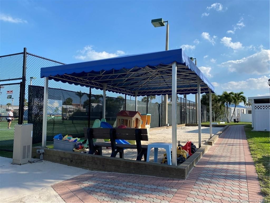 952 Nettles Boulevard, Jensen Beach, FL 34957 Photo