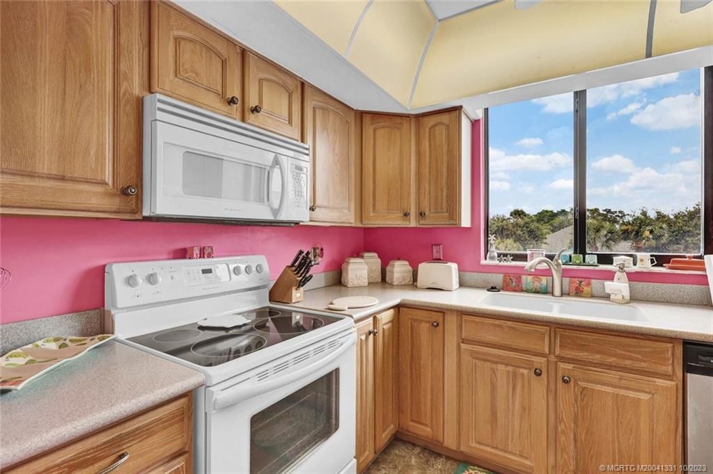 3392 NE Causeway Boulevard, Unit 304, Jensen Beach, FL 34957 Photo