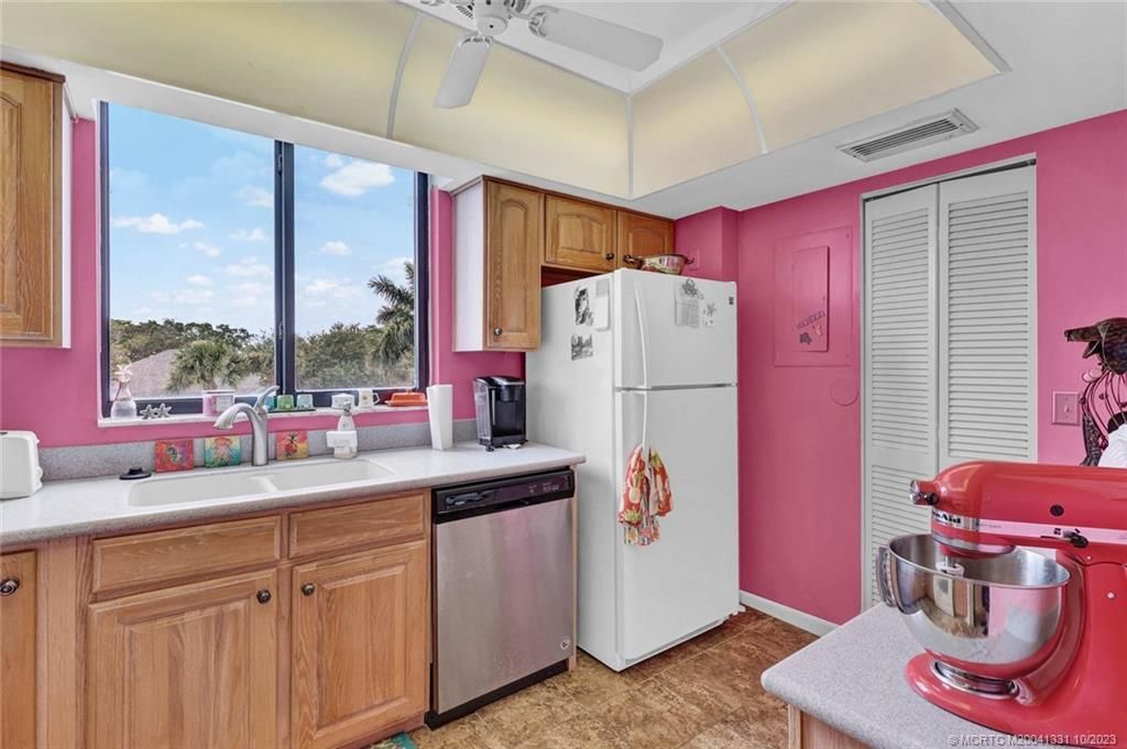 3392 NE Causeway Boulevard, Unit 304, Jensen Beach, FL 34957 Photo