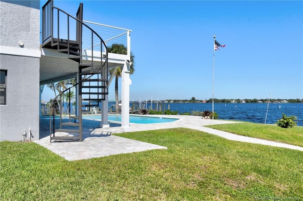 26 SW Riverway Boulevard, Palm City, FL 34990 Photo