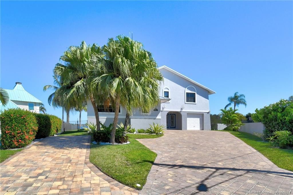 26 SW Riverway Boulevard, Palm City, FL 34990 Photo