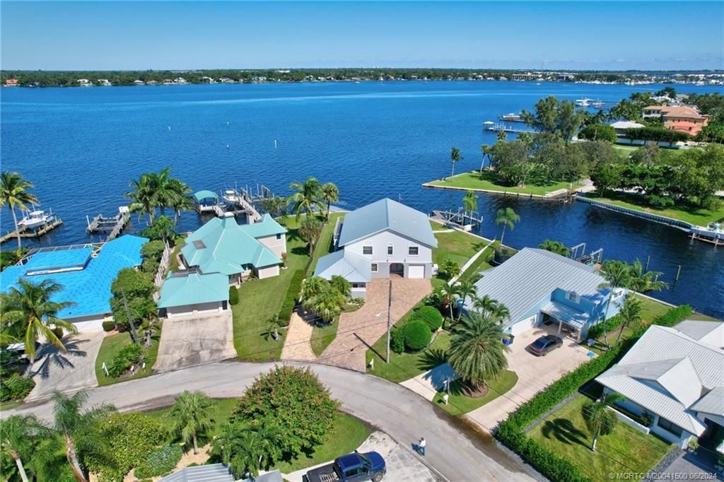 26 SW Riverway Boulevard, Palm City, FL 34990 Photo