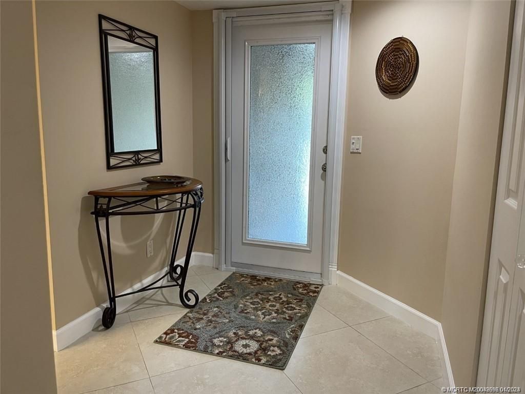 264 NE Edgewater Drive, Unit 102, Stuart, FL 34996 Photo